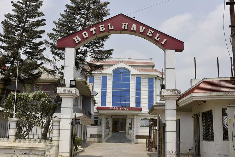 entrance-hotel-haveli-in-krishnanagar2